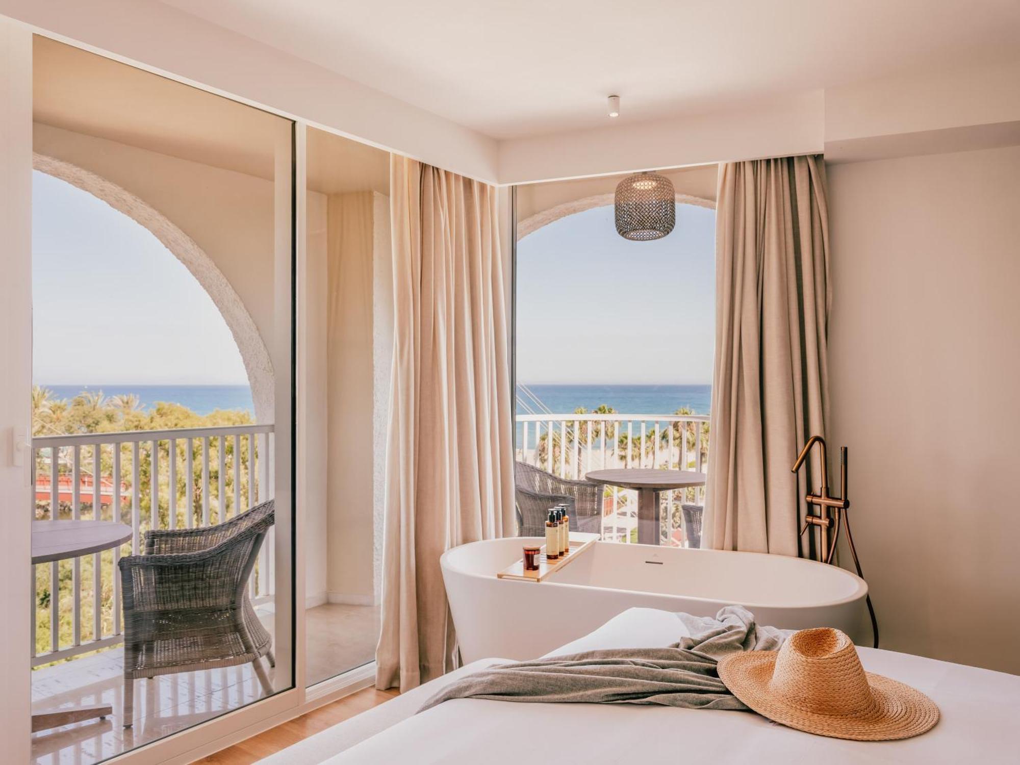 Exclusive ME + 2 Bedroom Suite