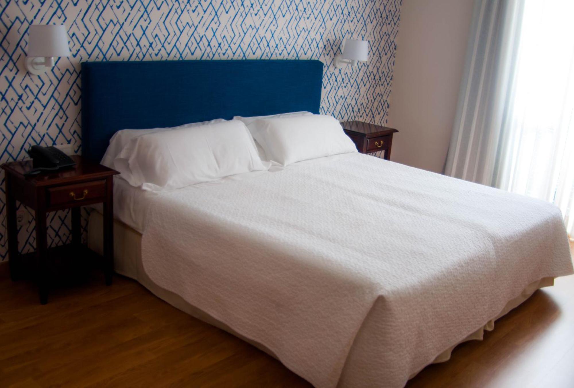 Standard Twin Room,684922170:JPEG
